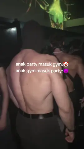 apa kami salah tempat apa mereka? #partygym #anakgym #pose #mahkota #konsisten #pria #motivasihidup #anakgym #hinaanmujadimotivasiku #☠️🧠👑👑🔥😈😈😈 #fypシ゚viral #fypシ゚viral #gas 