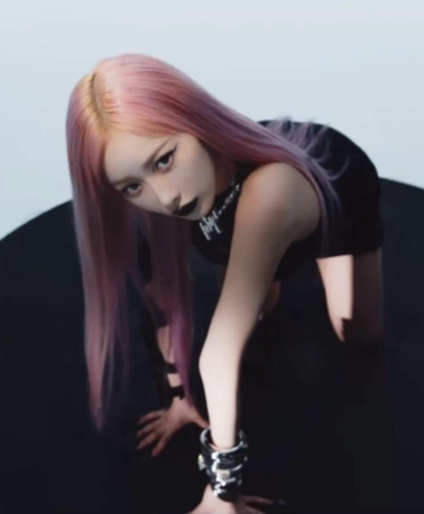 Giselle’s teaser for “Whiplash” #GISELLE #Whiplash #aespa #myaespa #aespaWhiplash #에스파  @aespa official @TikTok  #CapCut 