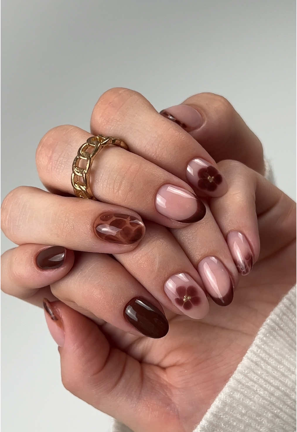 Easy herbstliches Nail Design 🍂 • •  #Nailart #nails  #manicure #naildesign  #nail  #instanails   #nailsart  #nailartist  #perfectnails #nailvideo #nailinspo  #nailideas  #designnails #nailgram #nailartvideos #gelnails 