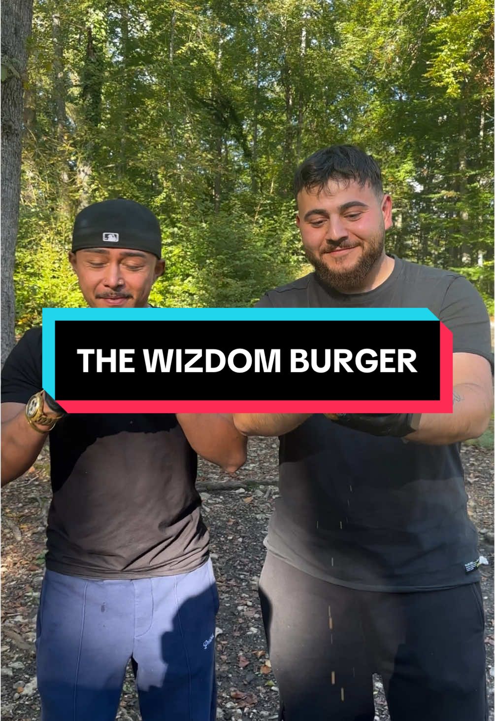 🍔THE @𝗪𝗜𝗭𝗗𝗢𝗠𝗕𝗟𝗘𝗡𝗗𝗭 BURGER🍔 #wizdomblendz #burger #outdoor #food #fyp #viral 