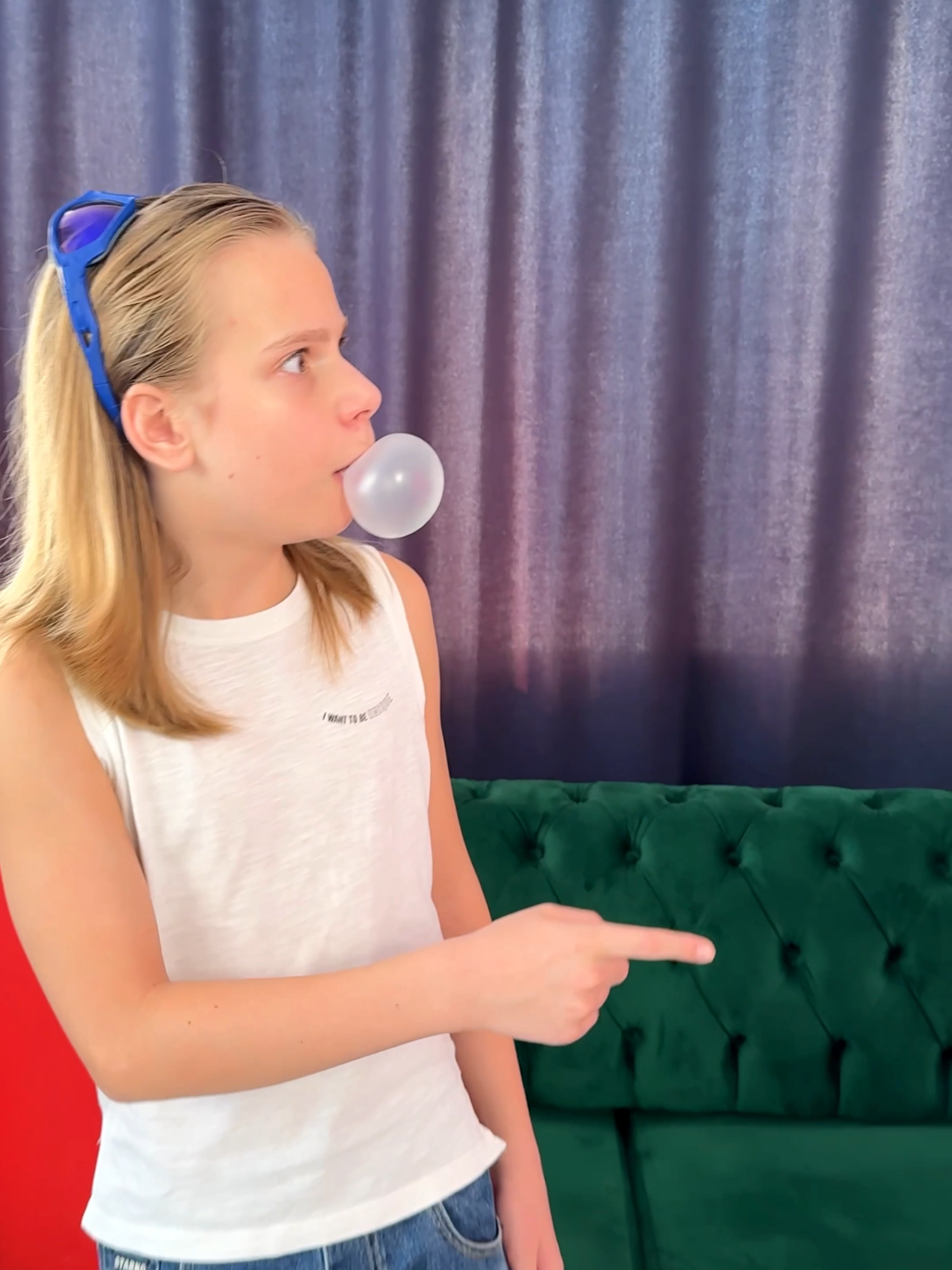 You've never seen such a huge gum bubble 😯🤩 #funny #jokes #ArtioMix