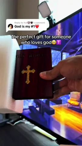 Replying to @Yuli🧛🏻🧛🏿 Cool way of showing your faith✝️💕 #fyp #foryou #viral #viraltiktok #giftideas #couplegifts #jesuslovesyou #cooltech 