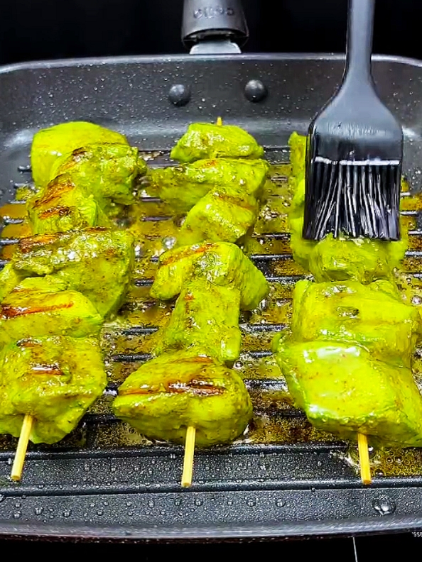 Greenish Chicken Tikka ASMR #viralvideos #trending #amazing 