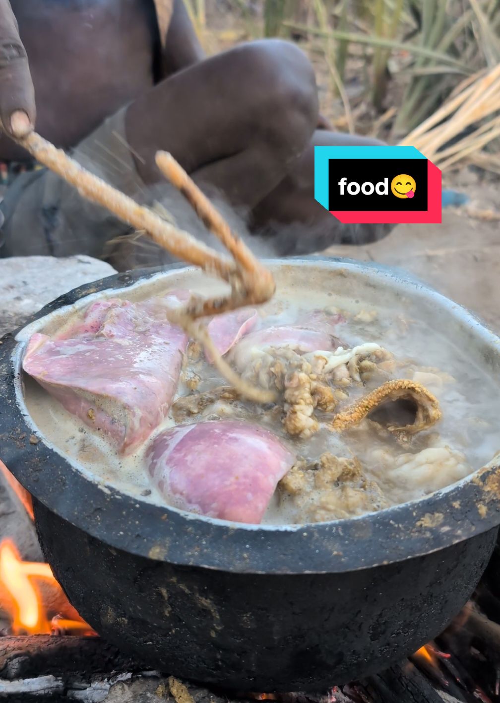 It's dinner time 😋‼️ Food is ready #africatribes #hadzabetribe #villagelife #tiktok #USA 