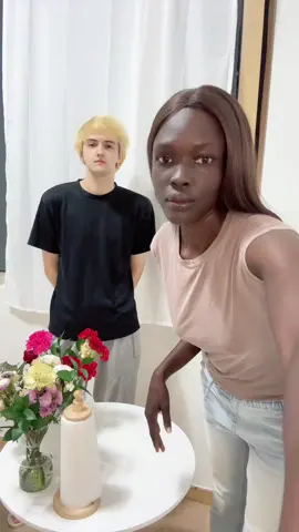 We ordered food #food #southsudanesetiktokers🇸🇸🇸🇸🇸🇸 #ugandatiktok🇺🇬 #kenyantiktok🇰🇪 #content #viral #interracialcouple #fyp #explorepage #bulgariatiktok 