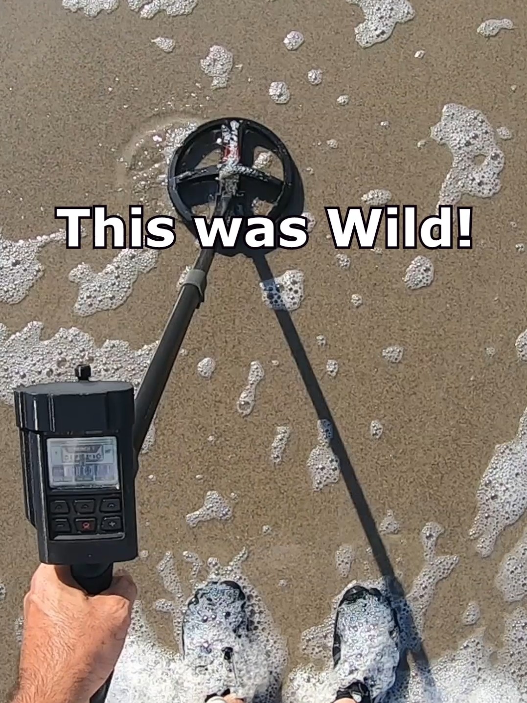 On the beach while I was metal detecting I found it pretty wild to dig around in the sand looking for lost treasure #metaldetecting #beach #treasure 