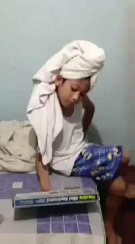 Here’s a video of me when I was 8 years old with my uncle filming a video proving that I can act 😭😭