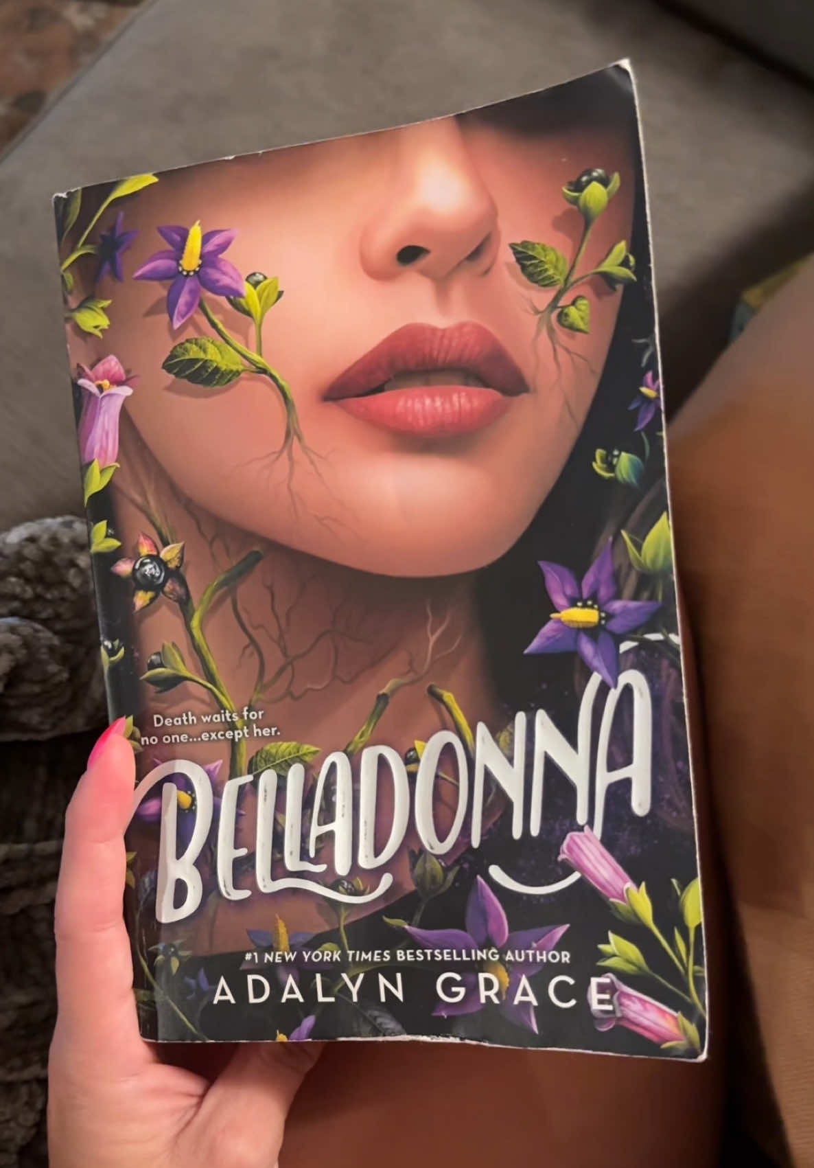 Currently obsessed! Think gothic Bridgeton with an extra dark MMC 💀#fantasybooks #bookfyp #BookTok #bookclub #romancebooktok #bookstoread #currentread #bookish #bookworm 