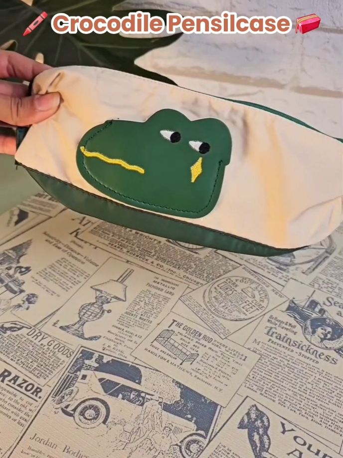 Cute Crocodile Pencil case 🐊 Tempat pensil bentul buaya ada kakinya kiyowoo bgt, Multifungi dan muat bisa muat banyak pensil bahan canvas ya #pencilcase #stationary #sekolah #fyp 