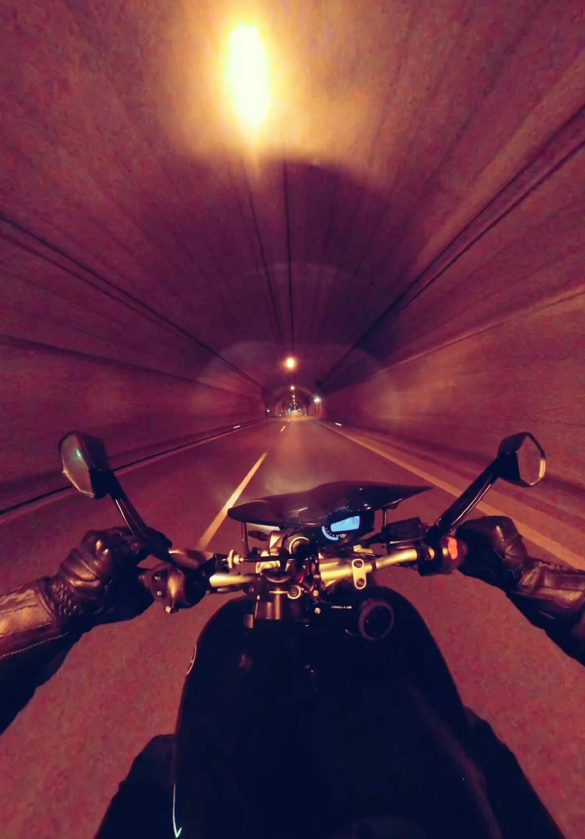 🔊🏍️ #fz6 #yamaha #mototiktok #driver #dc #dlaciebie #foryoupage #foru #fyp #viral #motorcycle #foryou #viraltiktok #poland #motolife #yamahaairlines #600 #600cc #tunnel 