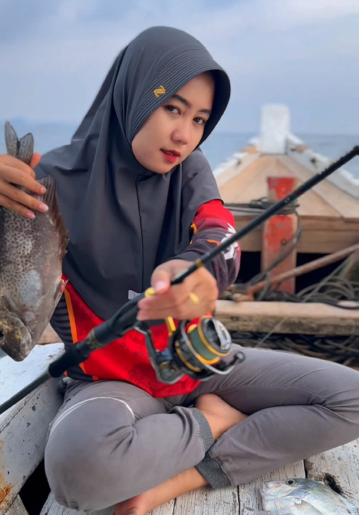 Tarikan Baronang babon emang ga main main 😬  Tackel set @Daido Fishing Team  Rood : daido black reaper  Reel : daido spectre Line : pe 0,8 daido kingkong #auliantm #ledyangler #mancing #daidofishing #casting #mancingmaniamantap #castingfishing🎣 #mancingenjoybarengdaido #fypppppppppppppppppp 