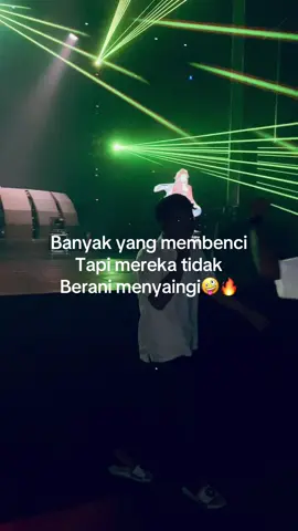 Apa gak menyala tuh hati boy🤟🏻🔥#4u #4upage #madurapride #fungkot #katakata #dugem 
