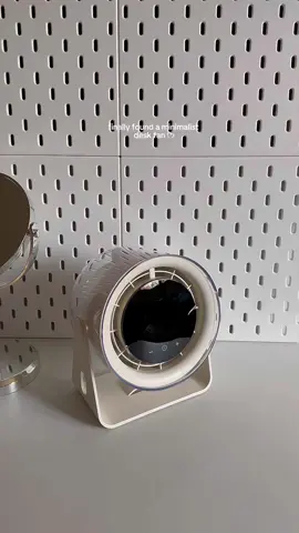 new desk essential 🫶🏻💫 #fan #deskfan #portablefan #turbofan #fans #orashare #musthaves #fyp #trending #viral 