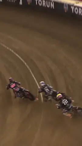 The moment Kvech woke the World up 👀 We still don't know where the Czech Champ got this kind of pace from 💥 #FIMSpeedwayGP | #TorunSGP 🇵🇱 #SpeedwayGP #racing #Motorsport #motorcycle #bikes