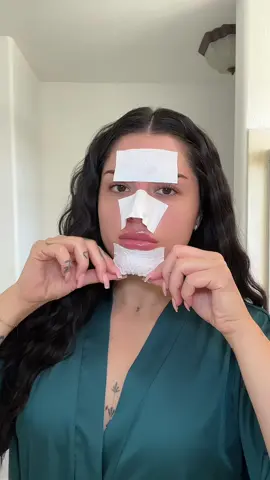 This stuff works amazinggggg 🤩.        #blackheads#whiteheads#sebaceousfilament#peachfuzz#skincare#asmr#fyp#lanbena#lanbenanoseplantsporestrips  