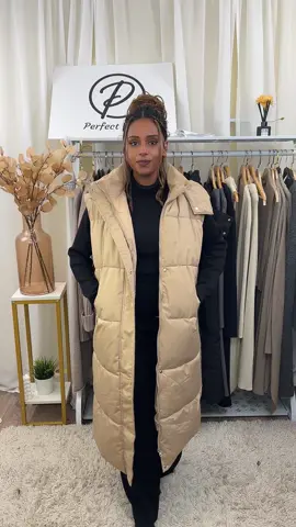 Come and join our livestream to get this gorgeous coat, 2 for only $32!!! #LIVEhighlights #findtheperfectoutfit #findingthatperfectoutfitforhalloween #perfectoutfit❤️ #tiktokmademebuyituk #trendyfashionwear #spotlightfindss #septemberdealerops 