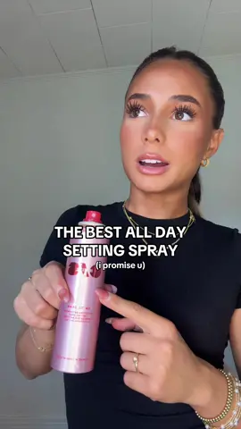 its one of those products i swear by, I AM NOT STEERING U WRONG (no one paid me to do this) #makeup #makeuptok #settingspray #makeuplastallday #makeuphacks #bestsettingspray #makeuptok #onesizesettingspray #settingspraytest 