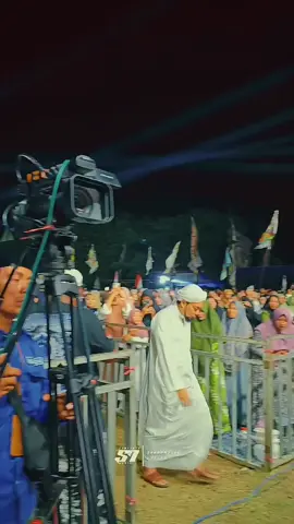 KHR. AHMAD AZAIM IBRAHIMY  Jelbuk Bersholawat || Majelis Sholawat Sokarajjeh  #khrahmadazaimibrahimy #majelissholawatsokarajjeh #sholawatsokarajjeh 