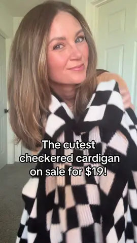 Get it while its on flash sale!! The cutest checkered cardigan! 👏🏼✨ #cardigan #checkeredcardigan #falldealsforyou #tiktokshopblackfriday #tiktokshopcybermonday #tiktokshopholidayhaul #falldeals 