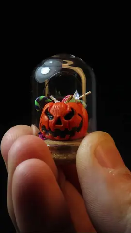 Jack-o'-Lantern Candy Pail🍬🎃🍬🎃🍬  . . . #halloween #tinythings #minithings #miniature #diorama #polymerclay #minimaker #dioramacreators #spookyseason #spooktober #jackolantern #halloweenart #halloweenvibes 