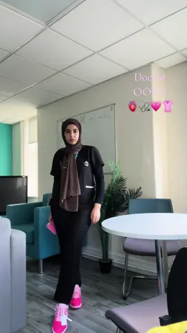 Resident Doctor OOTD #doctor #medic #fy1 #scrubs #residentdoctor #medicalschool #medicine 