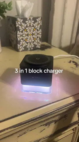 @COMFMET-US #3in1 #3in1charger #wirelesscharger #iphone #applewatch #airpod #fastcharger #fyp #tiktokshop 