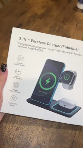 El cargador inalámbrico plegable 3 en 1 es increíble!!! #fyp #tiktokviral #Viral #fypage #foryoupage #parati #fypシ゚viral #sale #tiktokshop #pov #tiktokshopfinds #fastcharging #fastcharger 