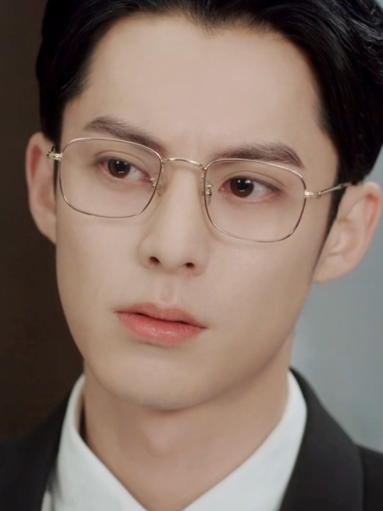 The invitation was sent to the wrong person, and the CEO personally takes Zheng Shuyi to the event! 💌 #OnlyForLove #DylanWang #WangHedi #BaiLu #Romance #CDrama #ChineseDrama #richboyfriend  Mobile users download MangoTV App 👉 https://d.mgtv.com/zD-P