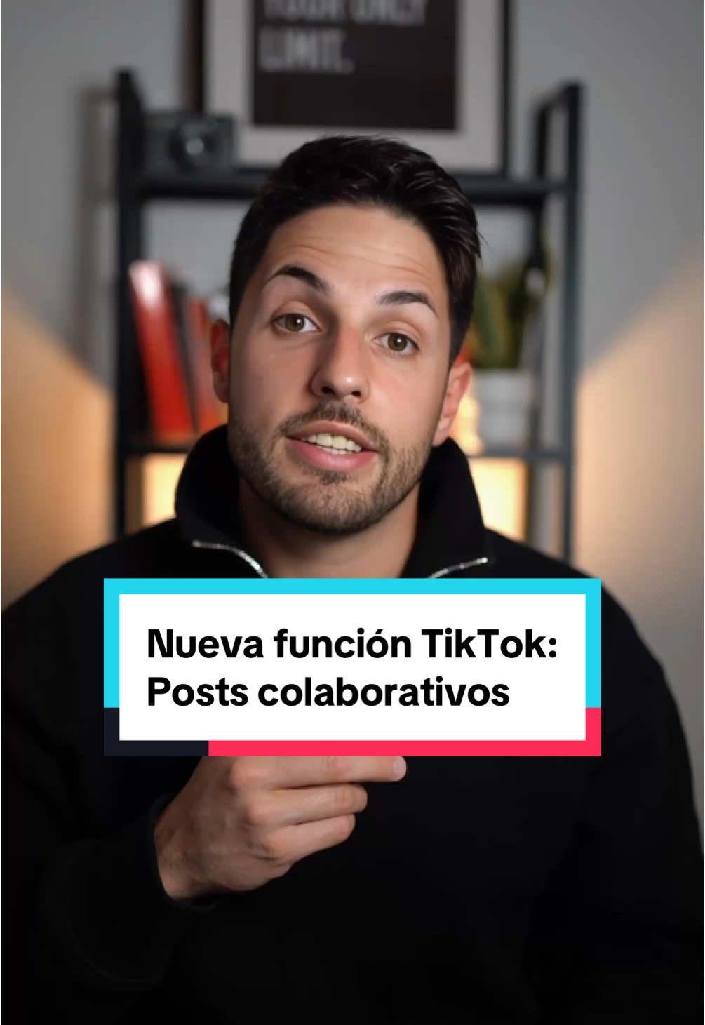 Nueva función en TikTok 🚨 Ya puedes etiquetar hasta 5 colaboradores en un post, y aparecerá en los perfiles de todos. Las principales ventajas son: 1. Mayor alcance: Los creadores y las marcas pueden aprovechar sus audiencias combinadas. 2. Elimina la necesidad de hacer publicaciones separadas. ¿Qué te parece esta nueva opción? ¿La vas a usar? #nuevafunciondetiktok #novedadestiktok #tipdemarketingdigital #crecerentiktok #algoritmotiktok #crecerenredessociales #marketingentiktok #redessociales 