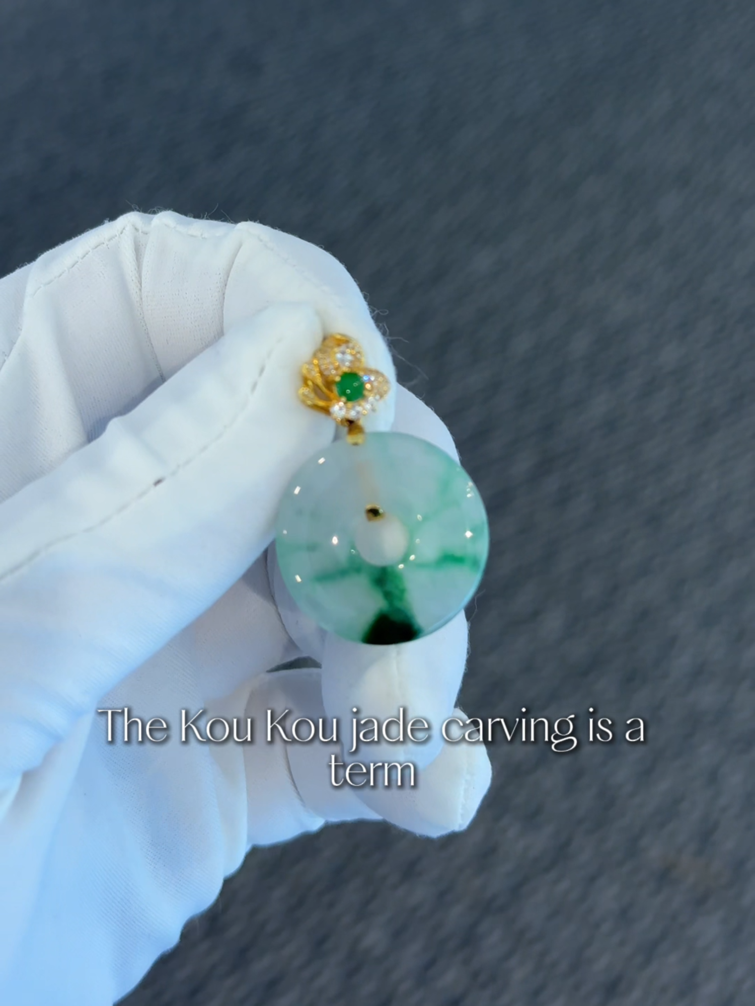 Have you heard of Kou Kou (扣扣)? Also known as the Ping An Kou (平安扣), this timeless jade piece is cherished for its symbolism of peace and protection 💚 Its circular design represents harmony and safety, believed to shield the wearer from harm.   Worn throughout Chinese history, the Kou Kou has served as a protective amulet for centuries. Its simplicity and elegance make it both a meaningful and versatile piece to wear every day.   Want to find your own Kou Kou? Don’t forget to join our live from 3-7PM PST—we’d love to help you find the perfect one!   #koukou #pingankou #jadependant #jadejewelry #jadehistory