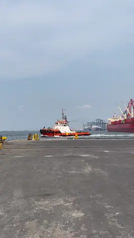 Pelabuhan Tanjung Priuk #tanjungpriuk #tanjungpriuk😎 #kapal 