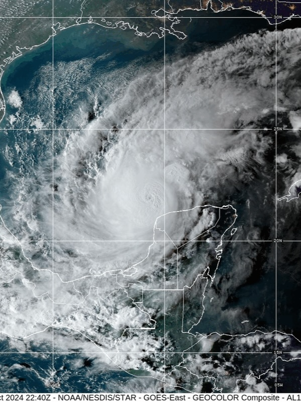 ⛈️ Para la tarde del lunes, la velocidad máxima sostenida de los vientos de Milton era de 180 mph y la mayor parte de ese fortalecimiento ocurrió en 36 horas. Con la ayuda de la realidad aumentada, nuestro jefe de meteorología nos muestra cómo lo compacto del ciclón ha contribuido a eso. Al momento que se espera que toque tierra en Tampa, la ciudad más vulnerable a huracanes en el país, estaría a solo dos millas por hora de ser una peligrosa y destructiva categoría 4.