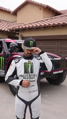 Next time you explain someone what an off-road racer is show them this video 🔥 @Alan Ampudia  #trophytruck #offroad #baja1000 #scoreinternational #racer #racing