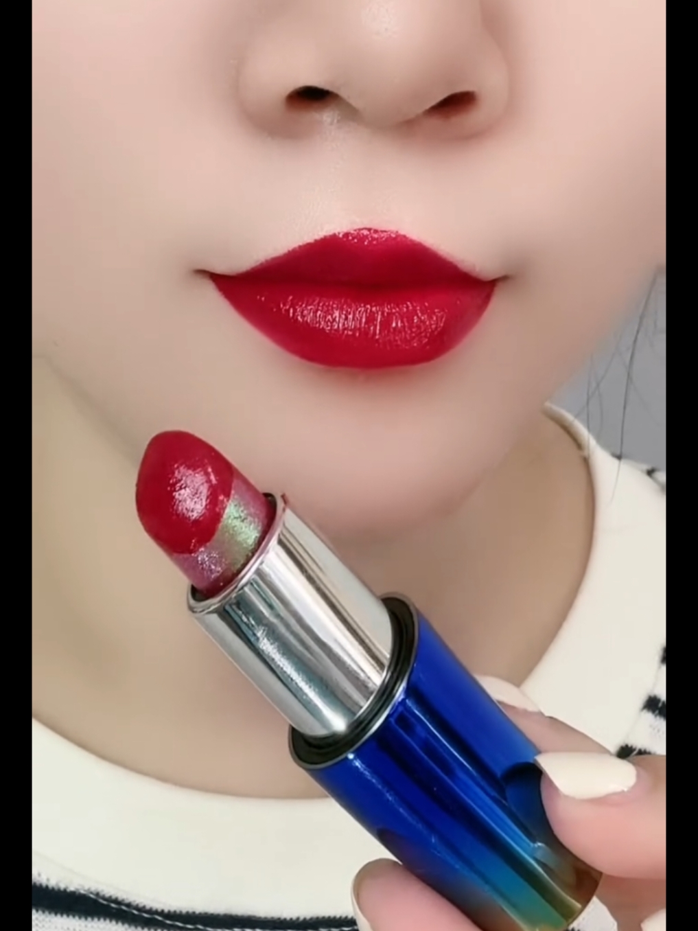 Lipstick Tutorial, Beauty Tips #makeuptutorials #foryou #makeuptutorial #unfrezzmyaccount #viralvideo #usa_tiktok #lipsticklover #makeuphacks #foryoupage #lipstick #lipstickhack 