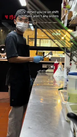 POV: On shift, but no orders coming in… Help us keep the lab buzzing! 🍔👨‍🔬 Drop by for some burgers and keep the geeks busy!