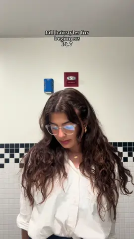 i will be wearing headband hairstyles all fall long!! 🤎🧸 #fallhaircolorideas2024 #hairstylesforschool #cuteandeasyhairstyles #hairstyles #cutehairstyles #frenchbraid #halfuphalfdownhairstyles #fallhairstyles2024 