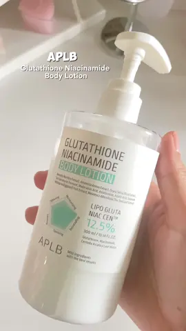 Trying skincare product from new Korean brand,APLB Glutathione Niacinamide Body Lotion.Non-fragrance💓So far pakai,suka result dia.Skin texture makin lembut&tone kulit makin cerah. #skincare #skincarereview #koreanskincare #kbeauty #lotionwhitening #bodylotion #review 