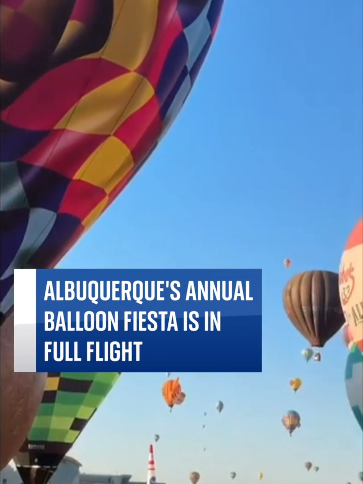 #Hotairballoons of all shapes and sizes took to the skies in Albuquerque, #NewMexico, for the annual balloon festival.  #Aeronauts flock in their hundreds to the 'biggest balloon festival on the planet'.  #WorldNews #Fyp #USNews