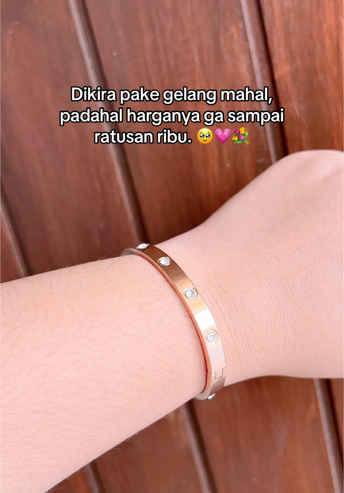 Gelangnya cantik banget plisss @Aksesoris Menawan 🥹 #gelang #gelangtitanium #aksesorismenawan #cantikbersamaaksesorismenawan #fyp 