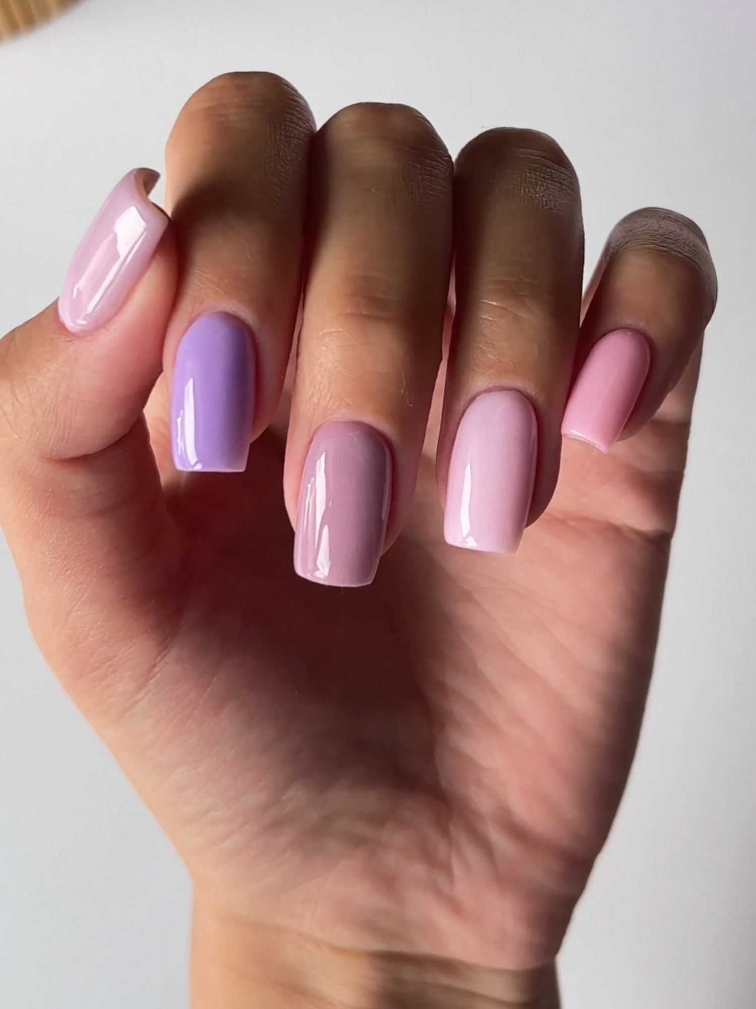 Caught in a love affair with soft hues and glossy finishes 🤭💕 Which pastel shade is your favourite? #glamrdip #glamrdipkit #glamrdipnails #nailinspo #nails