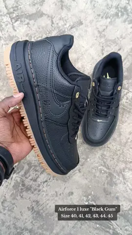 ✅ Size 40, 41, 42, 43, 44, 45 ✅ Price : Ksh 4,500 📬 DM +254-743-676-045 🚚 Payment on delivery within Nairobi 📍 #kickzfanatics 