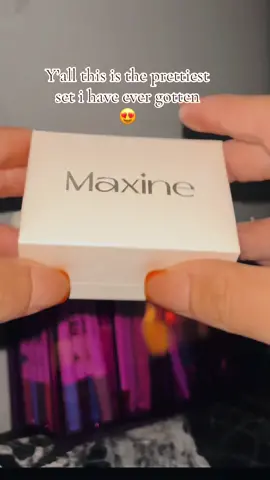 MEN / WOMEN GET YOUR SIGNIFICANT OTHER THIS SET !! Pictures do not do this set justice 🤩🤩 THEY WILL LOVE IT !! 😍😍 #maxine #ringset #fypシ #tiktokfinds #tiktokshop #maxinering #jewelry #makethisviral #viralvideo 