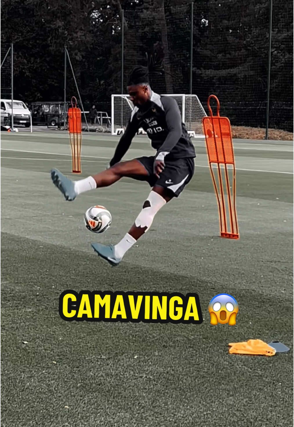 Cama Ohhh, Cama Ohh 🎶  #EquipeDeFrance #Camavinga #SportsTikTok #NationsLeague #Skills @Eduardo Camavinga 