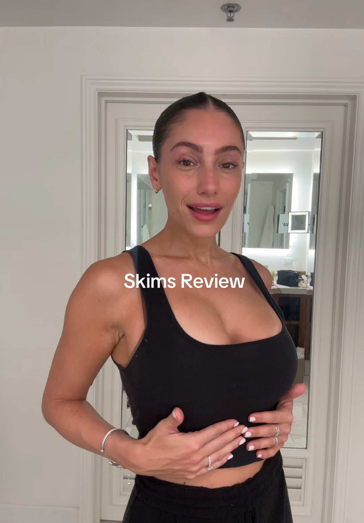 Round of applause for the @SKIMS  Fits Everybody Push up Demi Bra 👏🏼 #skimspartner #brareview #bestbra #brattyon #pushupbra 