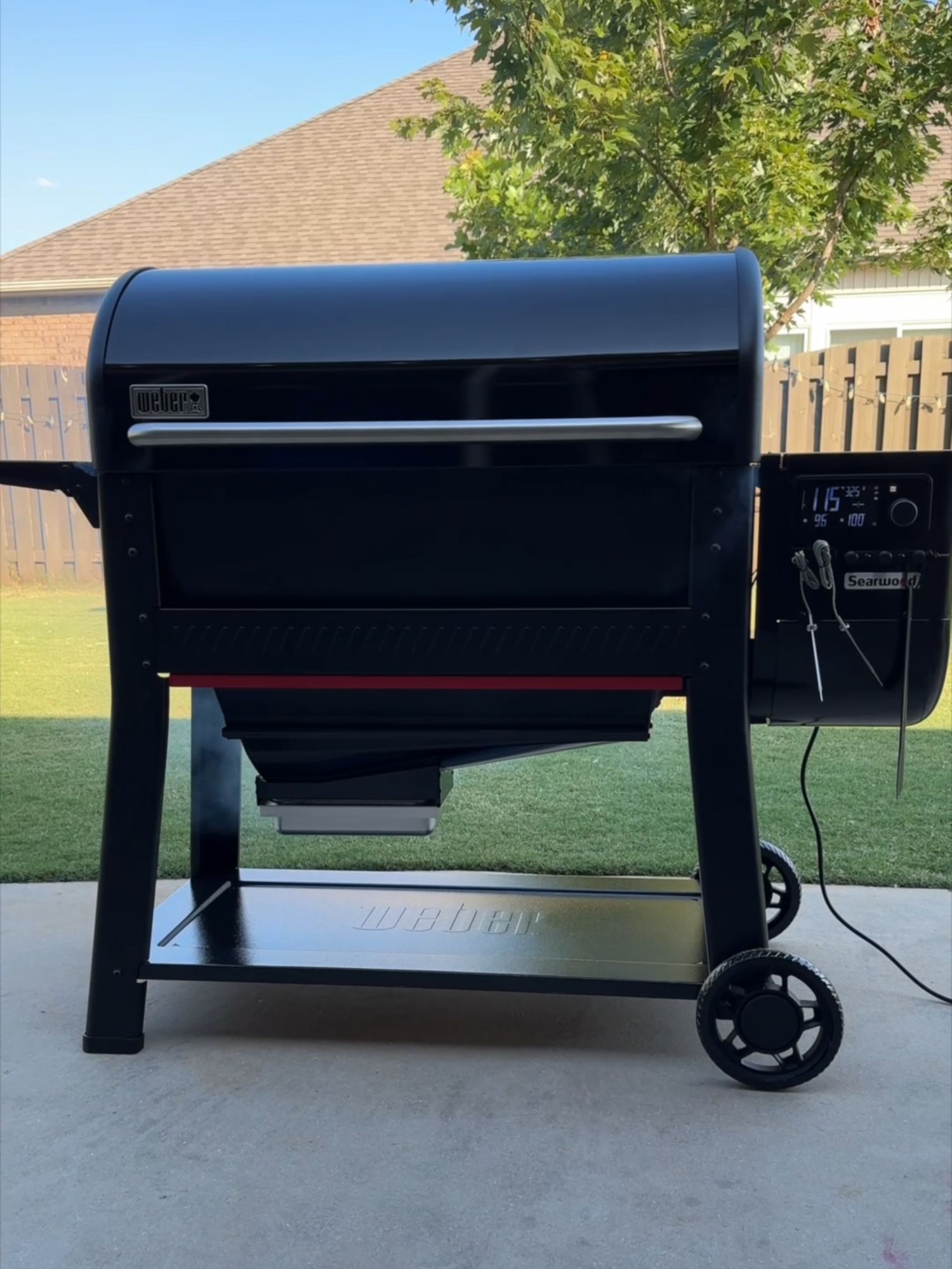 Smoked and juicy! 🤤  What should I smoke next? I'm still learning and breaking 'er in, but so far we've been loving our new 2-in-1 smoker and grill from @webergrills! It has all the smart tech features built-in like app remote control, 2 meat probes for temp tracking, satisfying clicky dial controls, fast heat up, and wide temp control from 180º to 600ºF! 🔥  #smoker #grilling #webergrill #giftfromweber