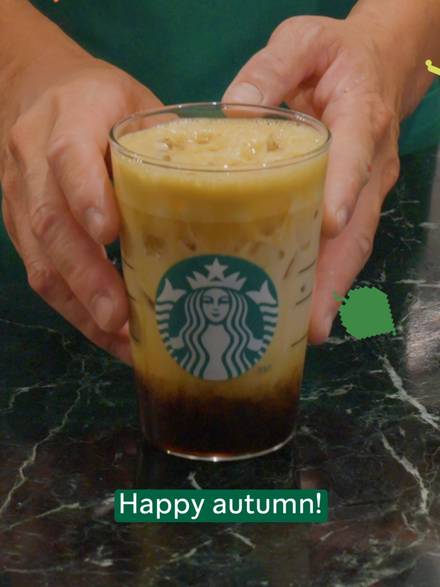 Salty-sweet shaken perfection 🍁🤎 รสชาติที่ผสมผสานกันอย่างลงตัว กับเมนูใหม่จากสตาร์บัคส์ Salted Maple Oatmilk Iced Shaken Espresso ช็อตเอสเพรสโซ่ น้ำเชื่อมเมเปิล และโอ๊ตมิลค์เชคกับน้ำแข็ง ท็อปด้วยสโมค เมเปิล เฟลกส์ หอมหวานกรุบกรอบ สั่งเลย! ผ่าน Starbucks® TH app ทั้งสั่งล่วงหน้าแล้วแวะรับที่ร้าน, Starbucks Delivery, สั่งผ่านแอป เสิร์ฟที่โต๊ะ, บริการ Drive Thru หรือที่ร้านค่ะ *พร้อมเสิร์ฟในรูปแบบเอสเพรสโซ่ โรสต์และบลอนด์ เอสเพรสโซ่ (เฉพาะสาขาที่จำหน่าย)   #AutumnLeveledUp #StarbucksTH