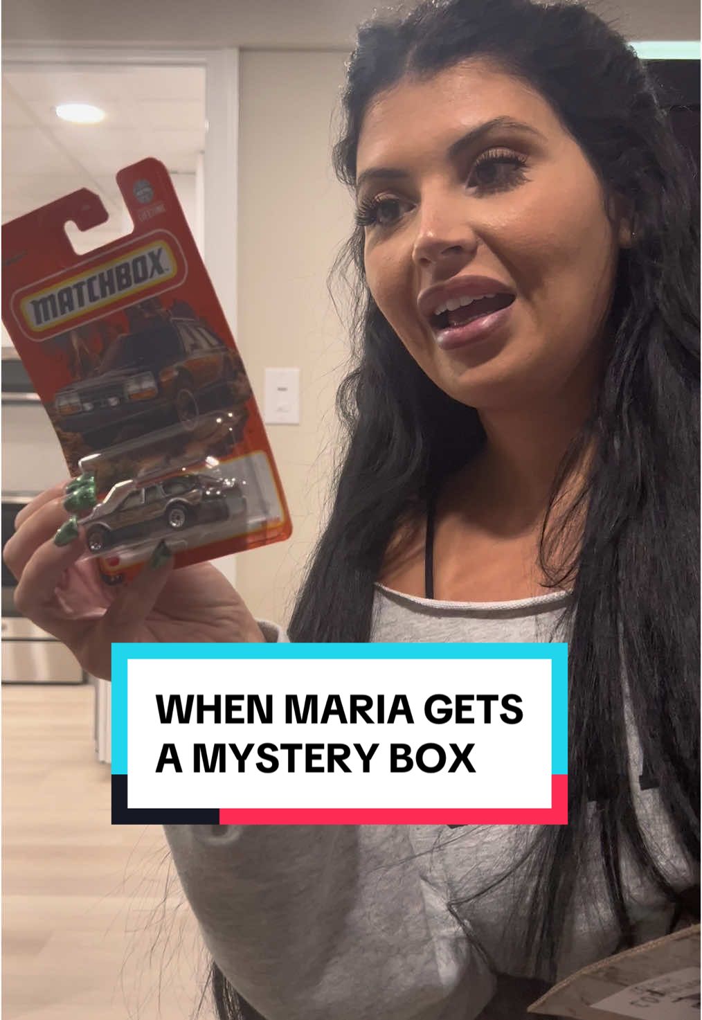 When @Mia buys a mystery box. I NEED ONE!!! #mysterybox #mystery #mysteryboxunboxing 