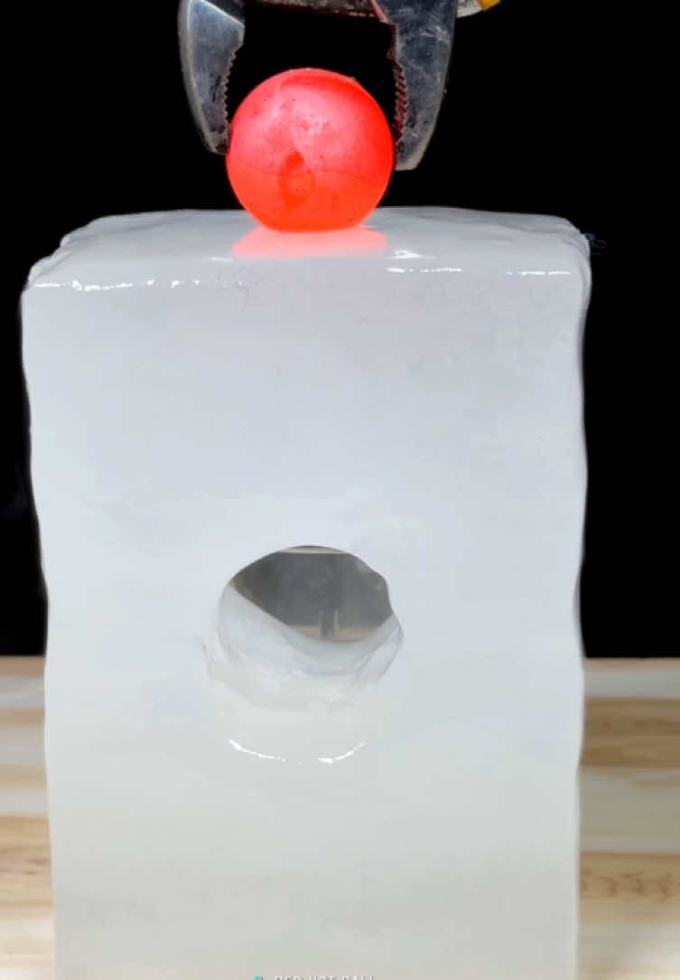 1000°C RHCB vs + Ice Cube with hole 🧊😱 #experiment #science #satisfying #ice # #usatitkok