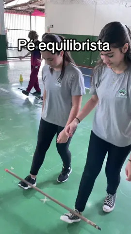 Vamos de desafios 🤪  Pé equilibrista 🦶 Só vem @colegiomaenatureza #educaçãoinfantil  #escola  #brincadeiras  #basquete  #educaçãofísica  #atletismo #fyp #fouryou  #paravoce #4you 