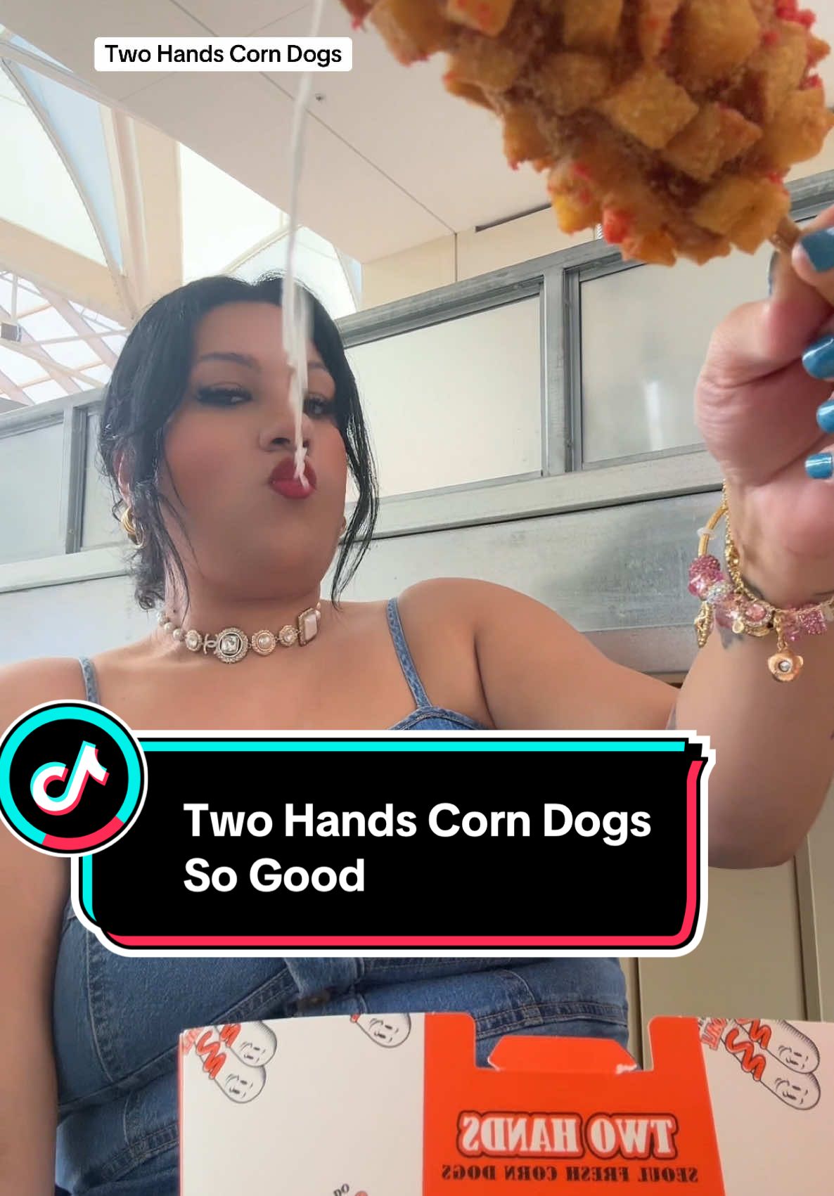 Two Hands Corn Dogs Korean Corndog so good #corndog #koreancorndog #tiktokfood @TwoHandsCornDogs 